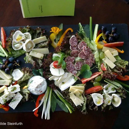 Klassmo Kulturcafe&gästehaus Mit Kulturwerkstatt *